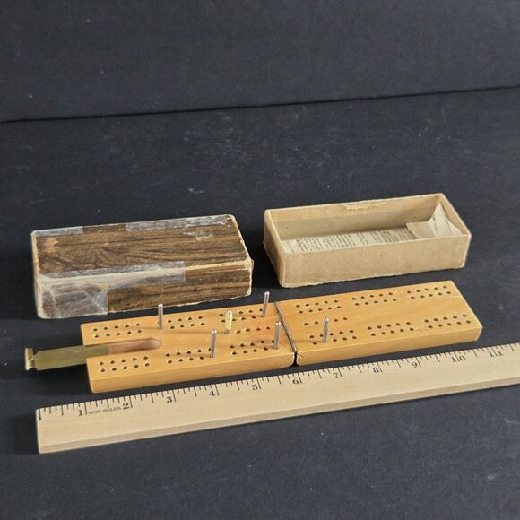 VINTAGE 1941 HORN Solid Wood Hinged Cribbage Board 4 Pegs Instructions Box USA - Picture 3 of 16
